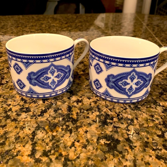 Vera Bradley Other - Set of 2 Vera Bradley Nantucket coffee mugs
